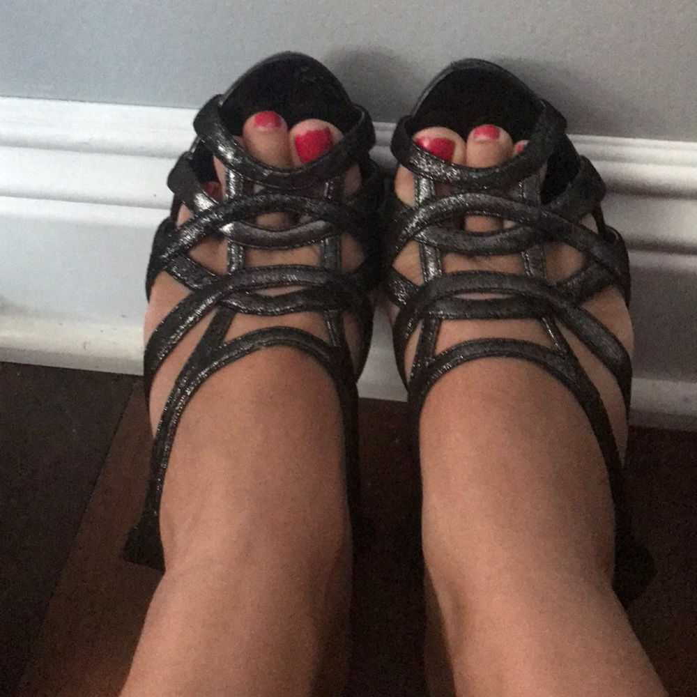 Chinese Laundry Black metallic strappy heel